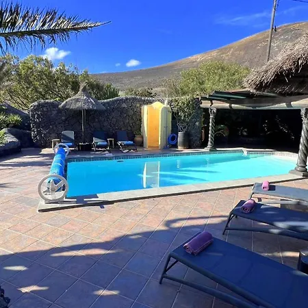 Ferienhaus Niro - Sauna, Beheizter Pool, Billiard Tisch, Tischtennis